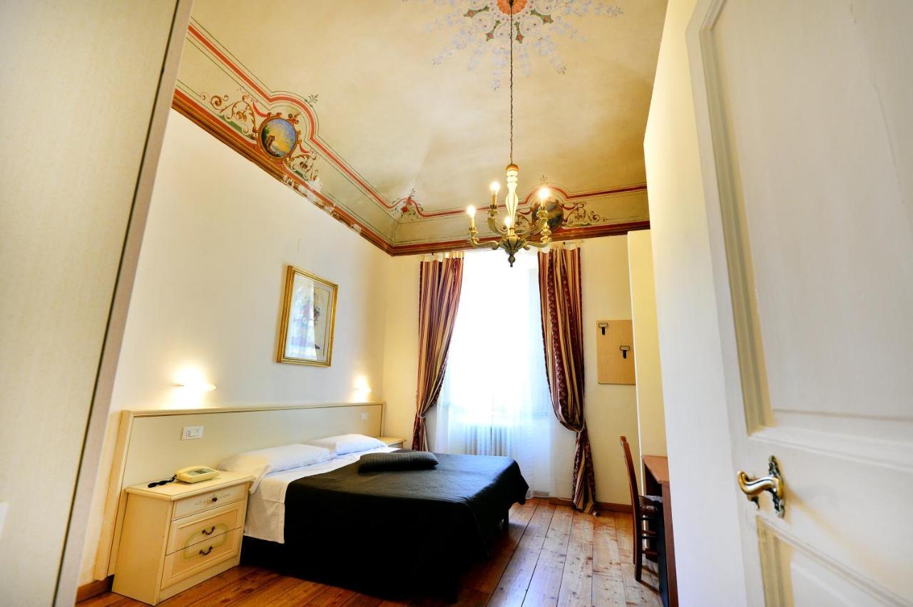 Hotel Iris Перуджа Екстер'єр фото