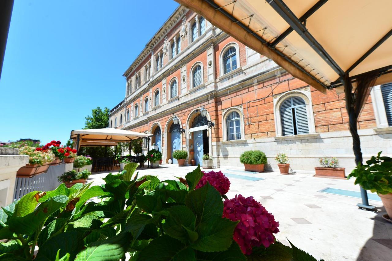 Hotel Iris Перуджа Екстер'єр фото