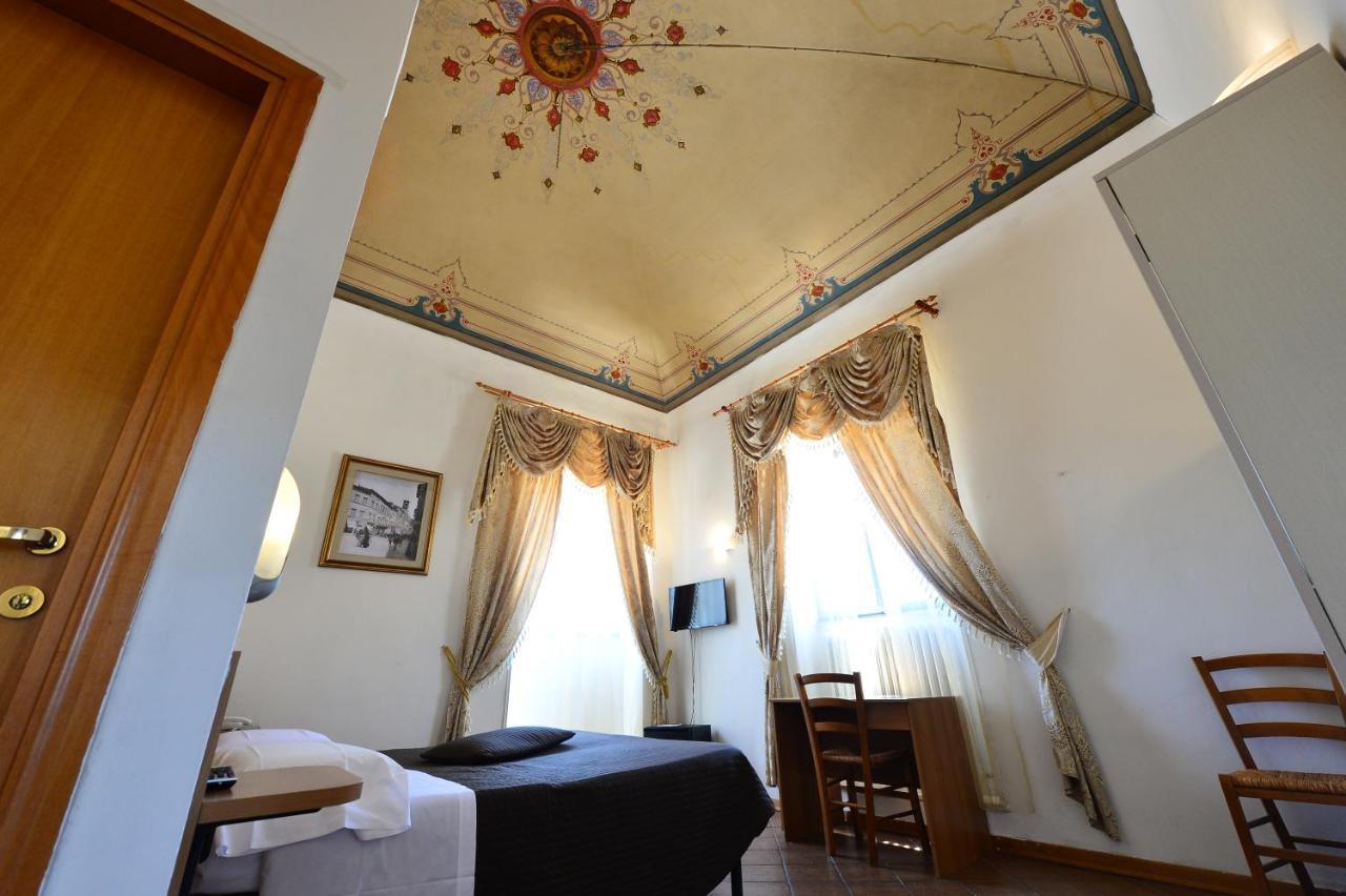 Hotel Iris Перуджа Екстер'єр фото