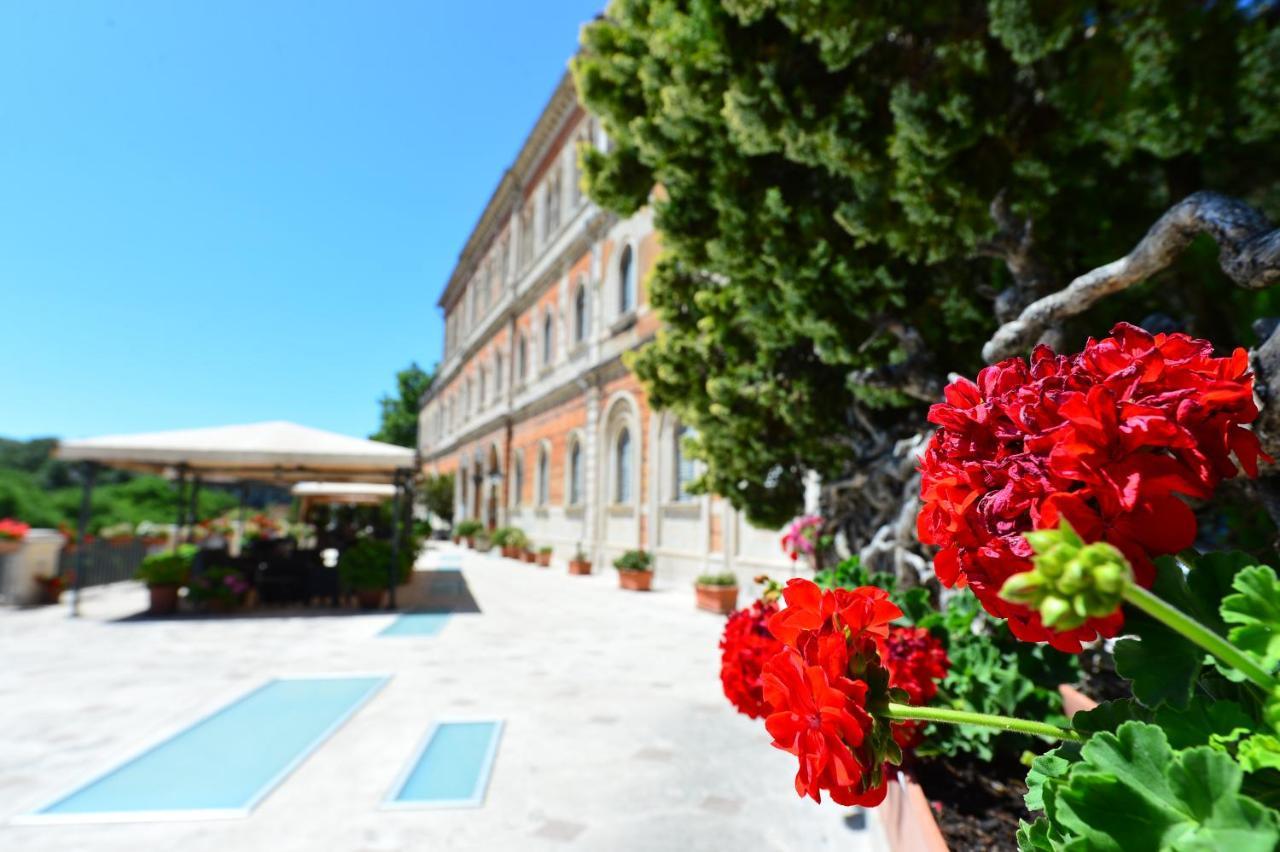 Hotel Iris Перуджа Екстер'єр фото