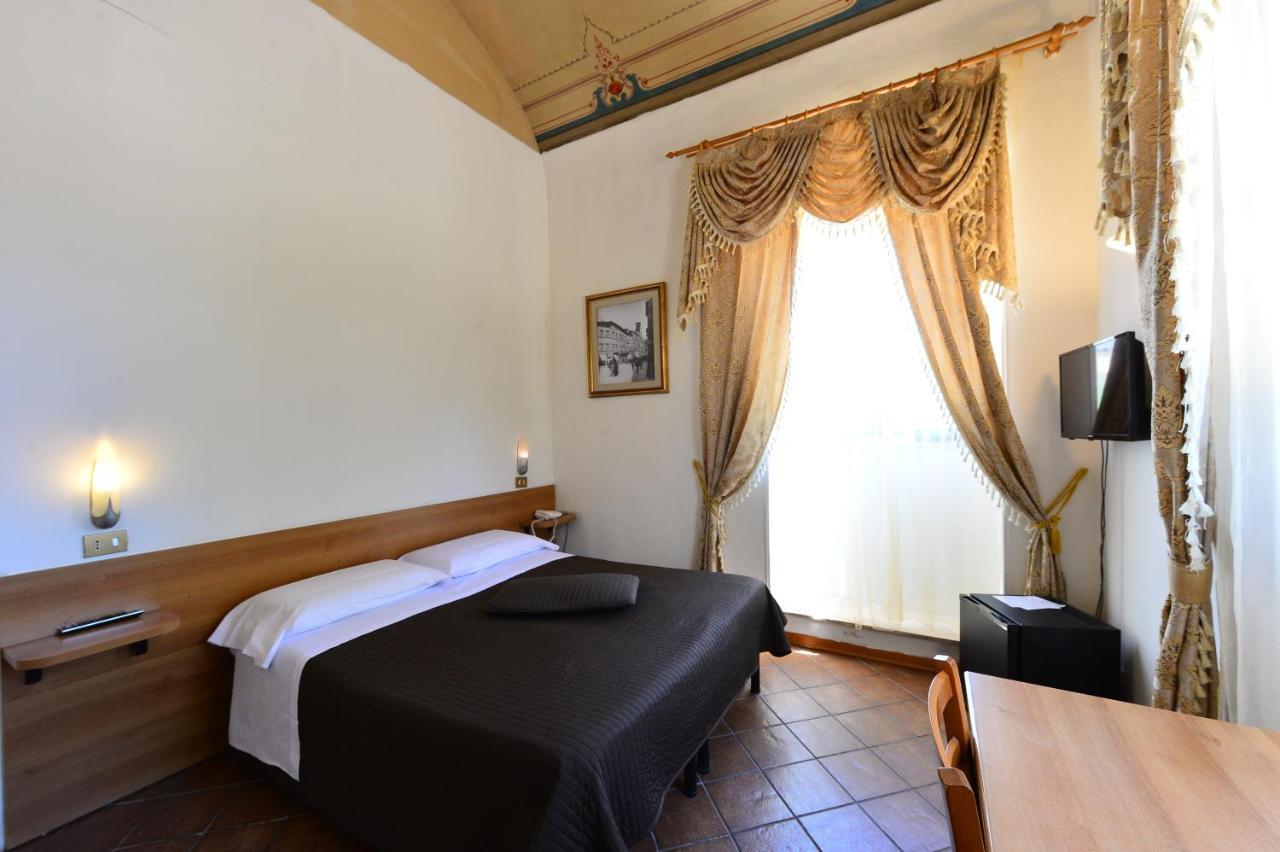 Hotel Iris Перуджа Екстер'єр фото