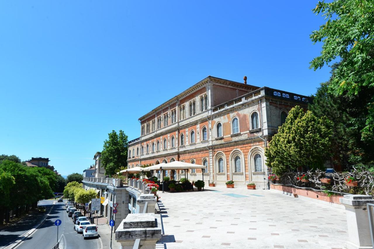 Hotel Iris Перуджа Екстер'єр фото