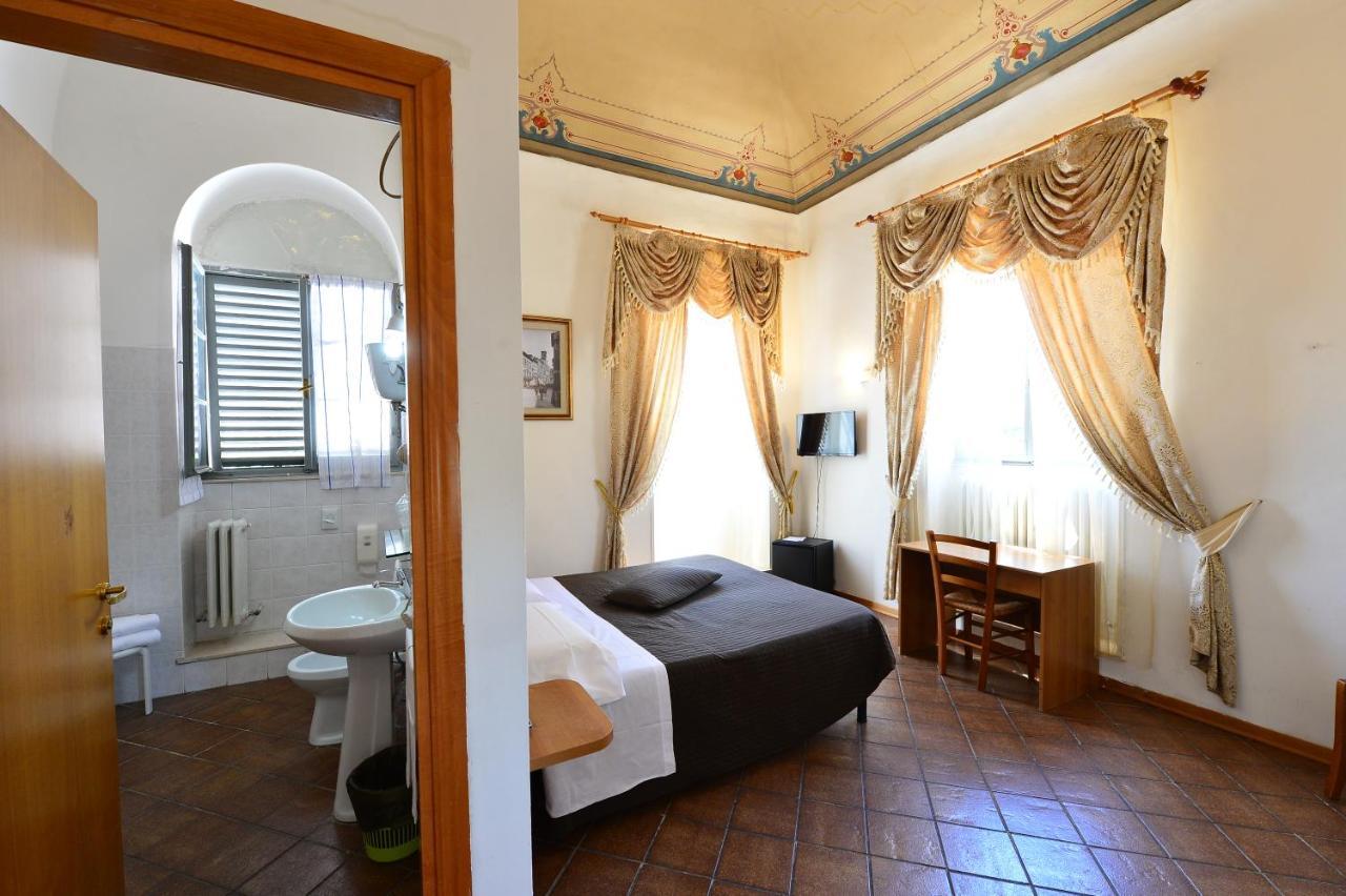 Hotel Iris Перуджа Екстер'єр фото