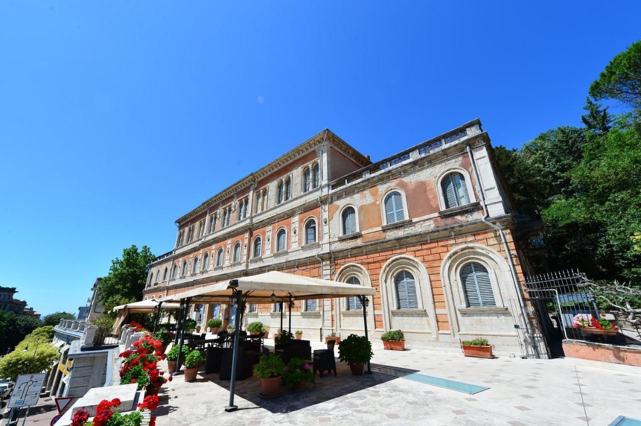 Hotel Iris Перуджа Екстер'єр фото
